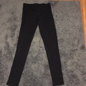 Black athletic leggings